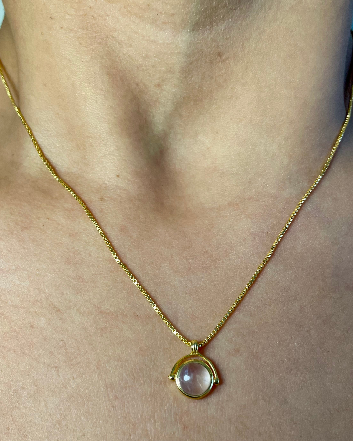 Rose Quartz Main Character Round Necklace