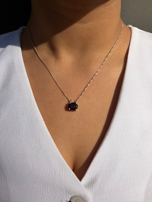 Garnet ALL-EYES-ON-ME Oval Necklace